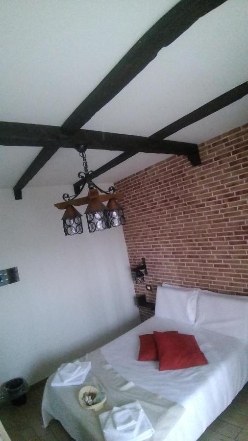 Domus Florio - Humanitas Rozzano Bed and Breakfast Pieve Emanuele Eksteriør billede