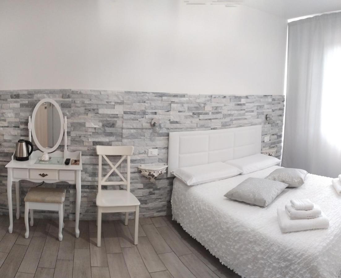 Domus Florio - Humanitas Rozzano Bed and Breakfast Pieve Emanuele Eksteriør billede